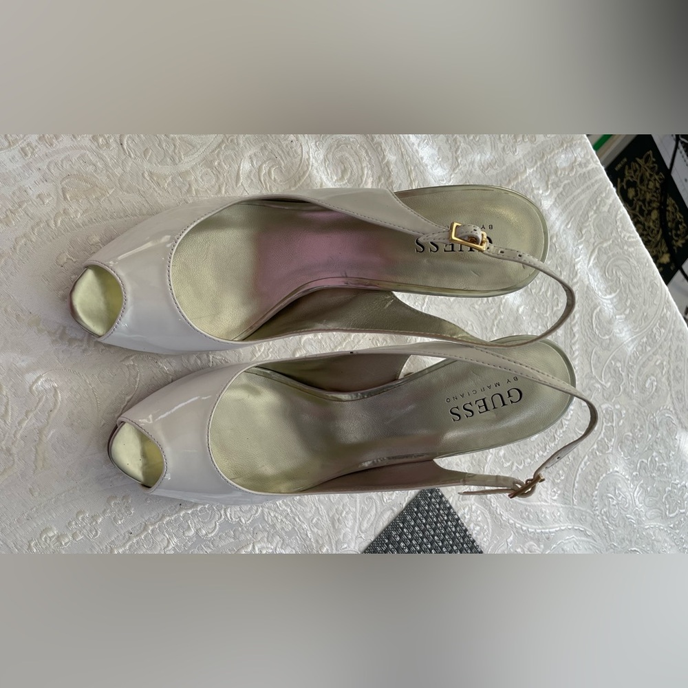 Women Guess White Shoes 7